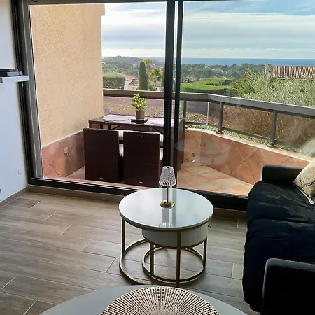 Vue Au Calme Apartment *